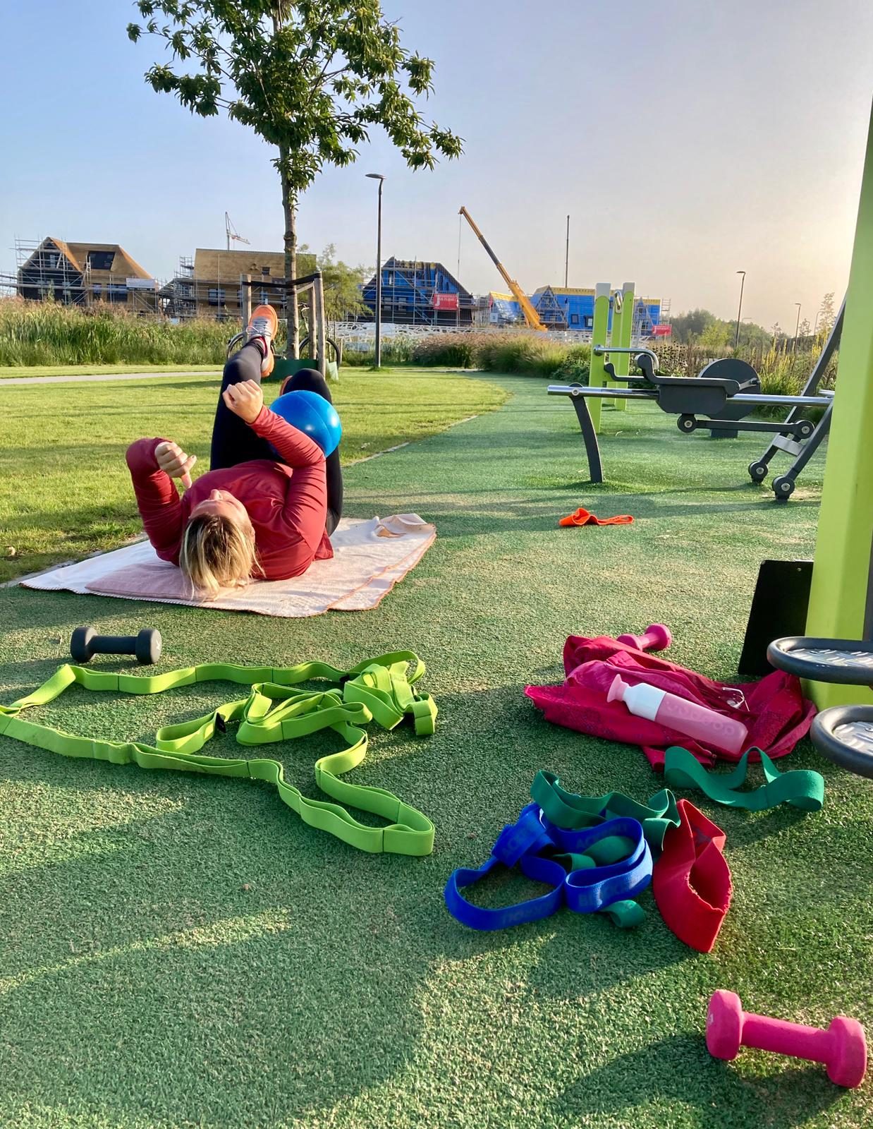 Trainingsmateriaal ligt klaar op het gras